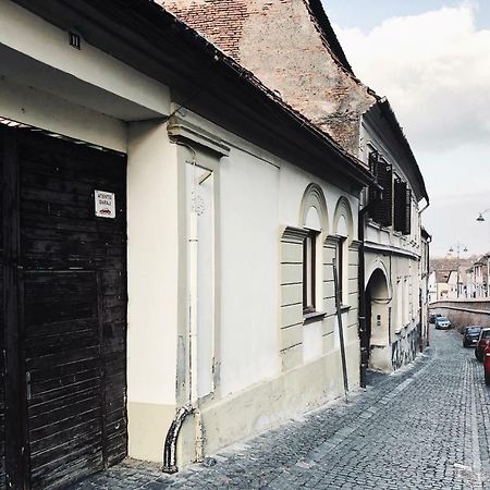 Old Town Studio Apartment Sibiu Exteriör bild